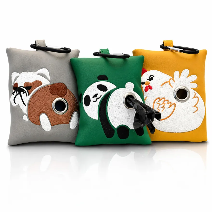 Брелок-диспенсер для пакетів Croci Strange Face Panda сумочка з пакетами для фекалій 15 шт зелений