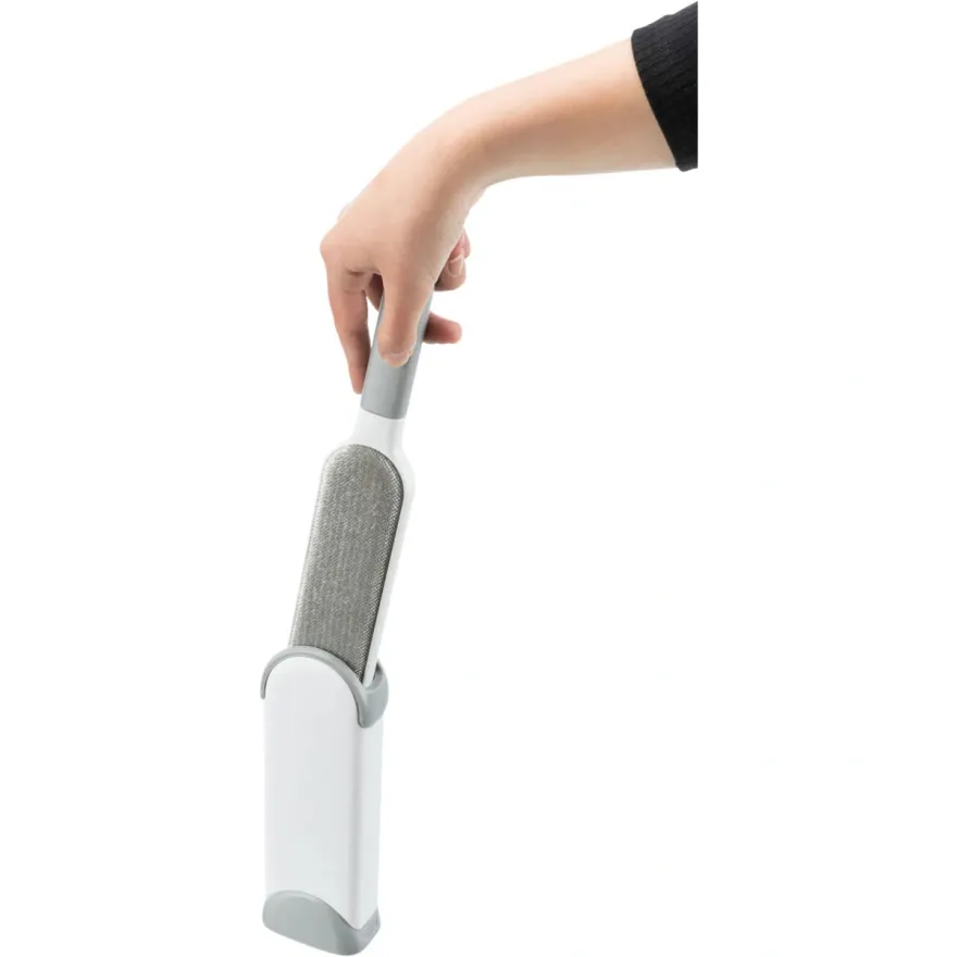 Двостороння щітка для очищення від шерсті Trixie Lint Brush з очищувальною базою, біла/сіра 33 см